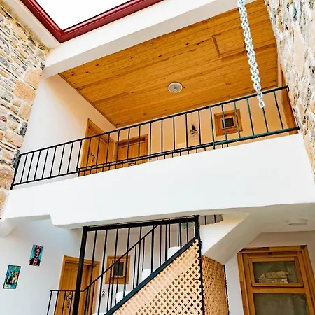 Bed & Breakfast Masal Suites